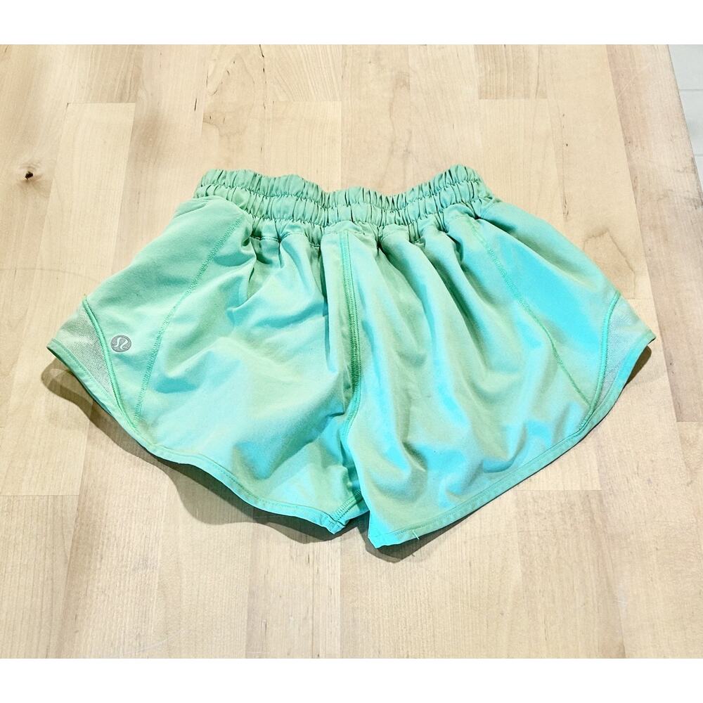 Lululemon Hotty Hot Short 2.5” Mint Green Low Rise Lined Sz 0